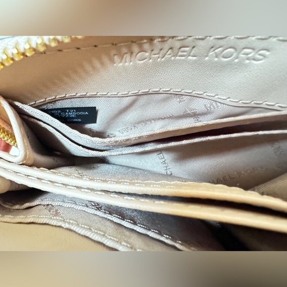 Michael Kors Jet Set Travel Card Case Wallet Exotic Embossed Buff - Picture 5 of 10